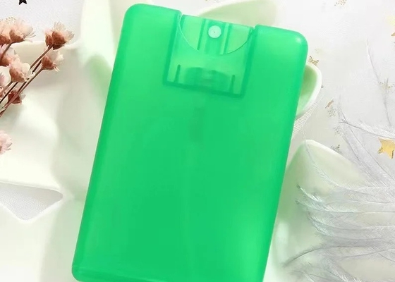 Compacto Mini plástico de bolsillo Spray Perfume Desinfectante para manos Botella de tarjeta de crédito con boquilla de plástico