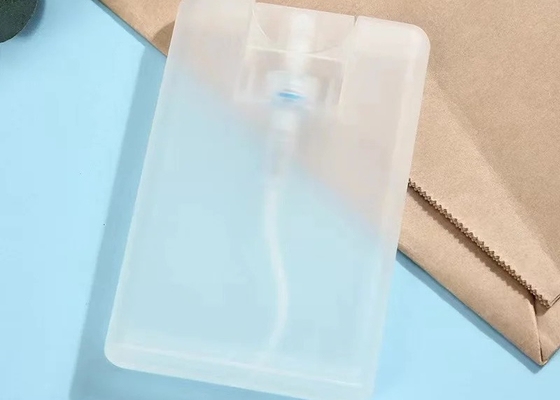 Compacto Mini plástico de bolsillo Spray Perfume Desinfectante para manos Botella de tarjeta de crédito con boquilla de plástico