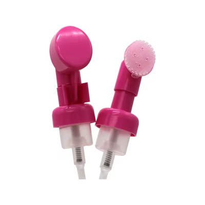 Productos de cuidado personal 43 mm bomba de espuma de pincel de silicona rosa en forma de corazón con opción de pedido personalizado