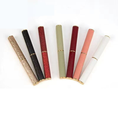5 ml de capacidad tubo de lápiz labial con un accesorio de diamante fácil de llevar y colores finales para todos los tipos de piel