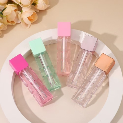 Tubo de lápiz labial con cerradura de tornillo de sello de goma Tubo de bálsamo labial de plástico para envases de recipientes cosméticos