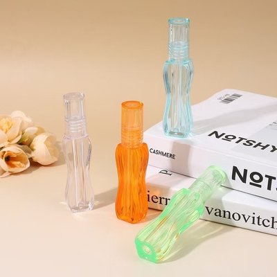 Fábrica 4g tubo de lápiz labial de boca redonda vacía con cerradura de tornillo de sello de goma tubo de bálsamo labial de plástico para envases de recipientes cosméticos