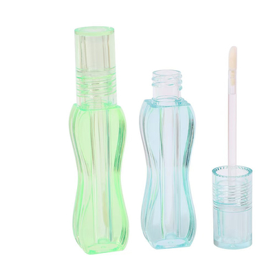 Fábrica 4g tubo de lápiz labial de boca redonda vacía con cerradura de tornillo de sello de goma tubo de bálsamo labial de plástico para envases de recipientes cosméticos