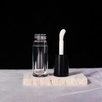 Gloss tubos vacíos Logotipo personalizado Contenedor negro con cepillo 5ml Gloss de labio tubo de labio gradiente
