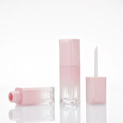 el mejor labial líquido mate de color marrón rojizo oscuro, resistente al agua y de larga duración