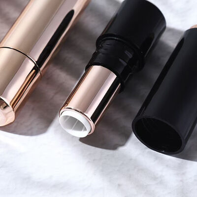 Tubos de lápiz labial de lujo al por mayor de 3.5G de plástico blanco, negro y dorado con anillo de sellado