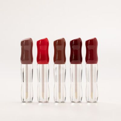 Botellas de brillo labial Reloj de arena Forma curva Tubos de brillo labial transparente con varillas de aplicación Multi brillante Red Brown Caps Recargable recipientes de maquillaje labial para el aceite labial brillo labial