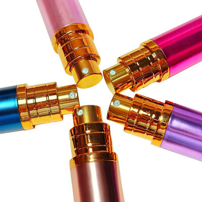 Botella pulverizadora de perfume portátil de aluminio rosa de lujo con anillo metálico