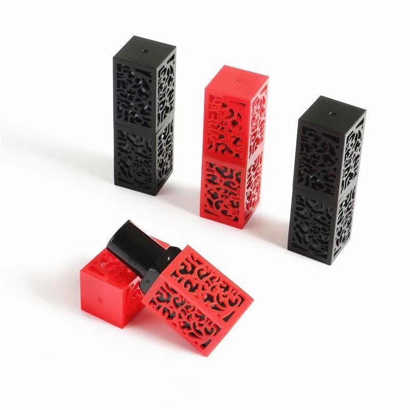 Contenedor de bálsamo labial Logotipo personalizado Maquillaje cosmético Bolsa de lápiz labial Tubos de embalaje