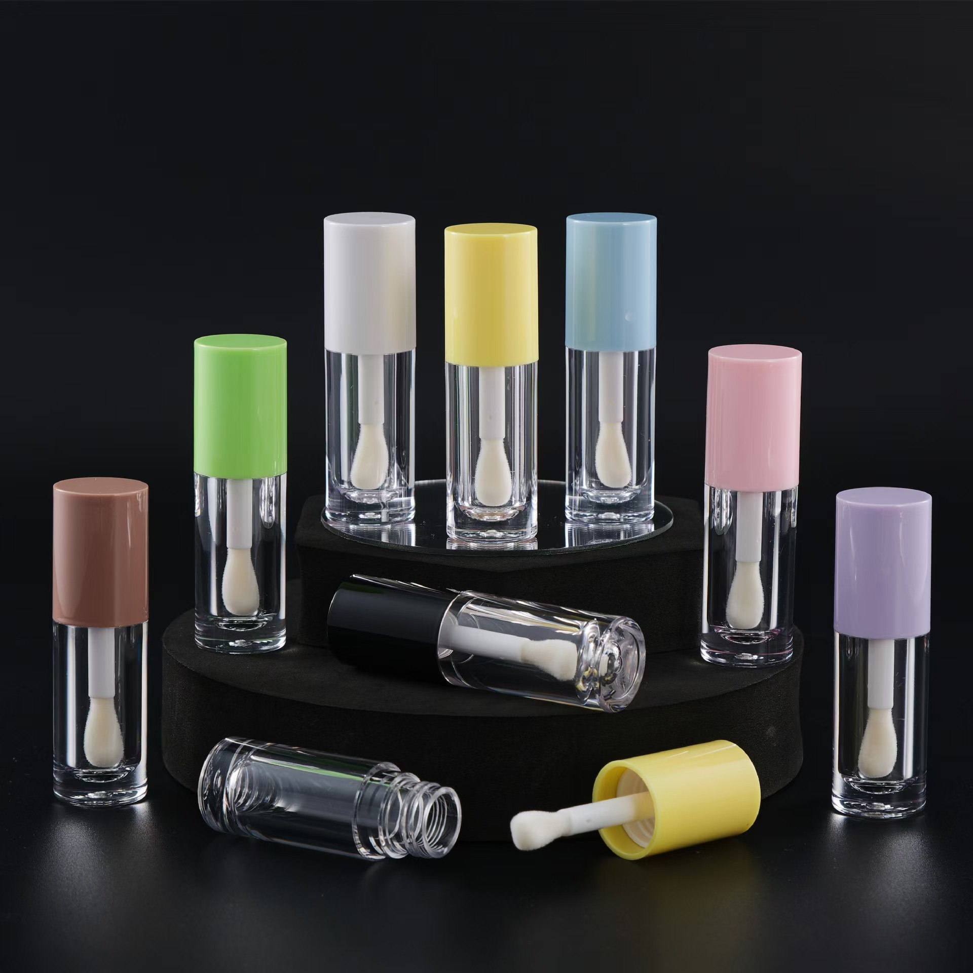 Función Envasado de brillo labial en cuadrado metálico Cosmético con gradiente y varitas