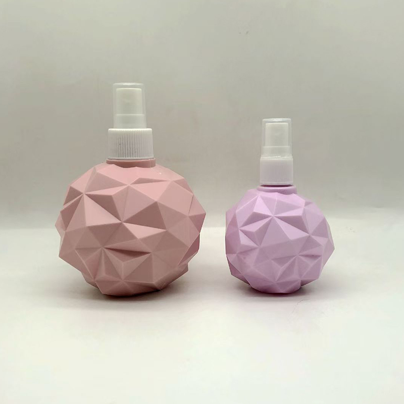 Particular Aspecto externo Botella de plástico cosmético de 120 ml 300 ml Apoyo de personalización