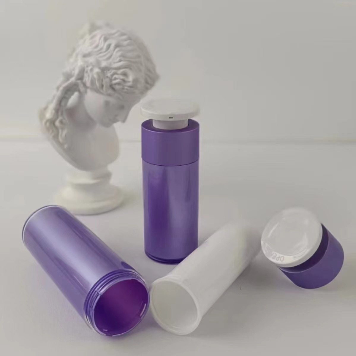 Purple Acrylic Airless Pump Bottle and Wheat Straw Airless Bottle for Luxury Skincare Packaging