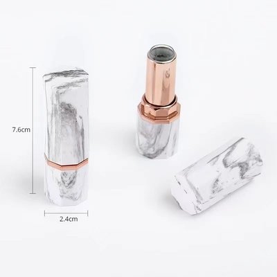 Tubo negro de brillo para labios incluido logotipo personalizado con cerradura de tapa de tornillo Caja negra